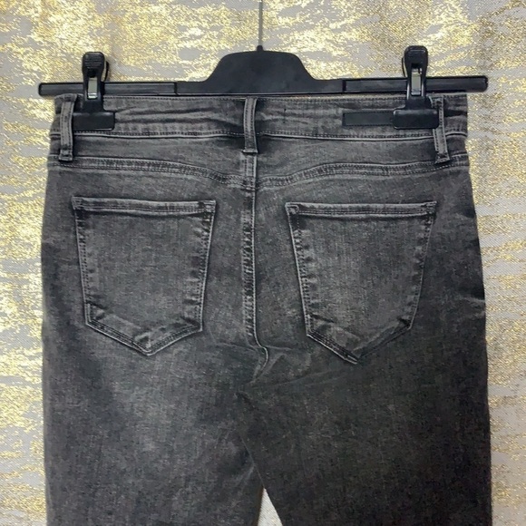 CELLO Grey Wash Mid Rise Straight Ankle Raw Hem Jeans Size 3 - Picture 8 of 14